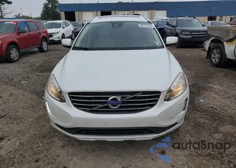2016 Volvo Xc60 T5 Premier из США, поврежденный, VIN YV4612RK9G2822847